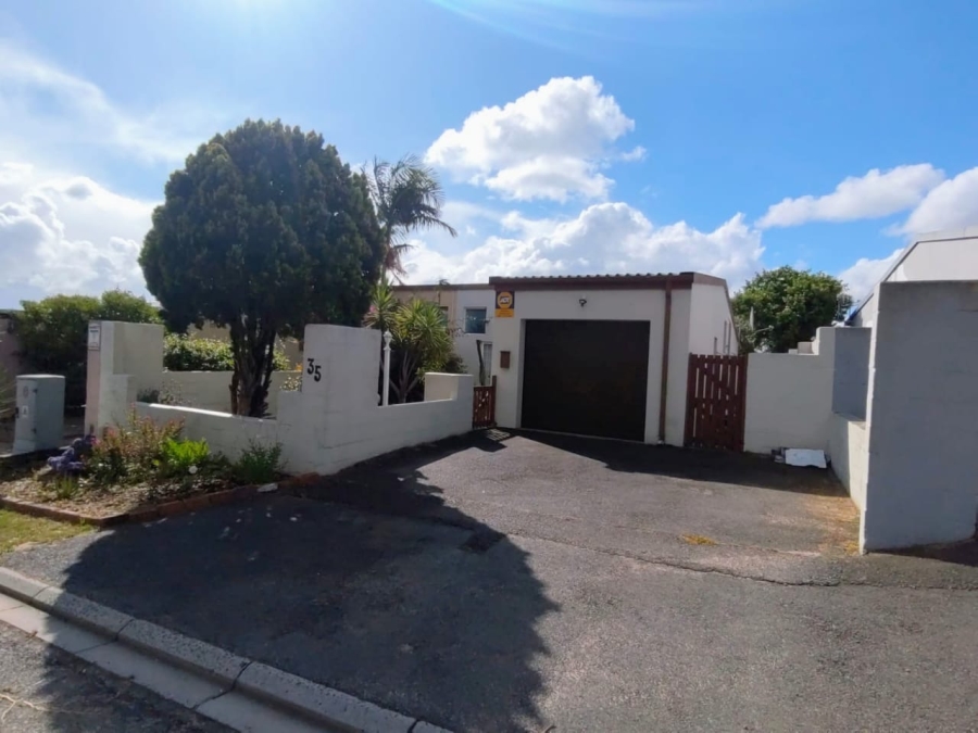 2 Bedroom Property for Sale in St Dumas Western Cape